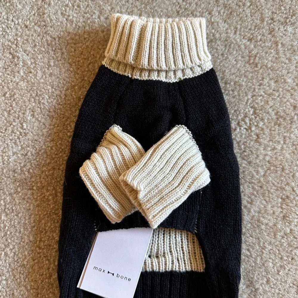 Maxbone Apres Ski Dog Sweater, size small - Picture 2 of 3